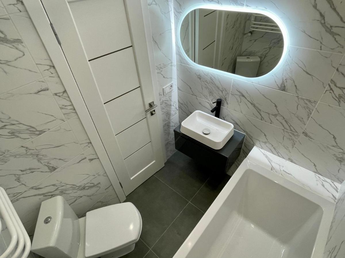 Apartment Premium In Center Ivano-Frankivsk Exterior foto
